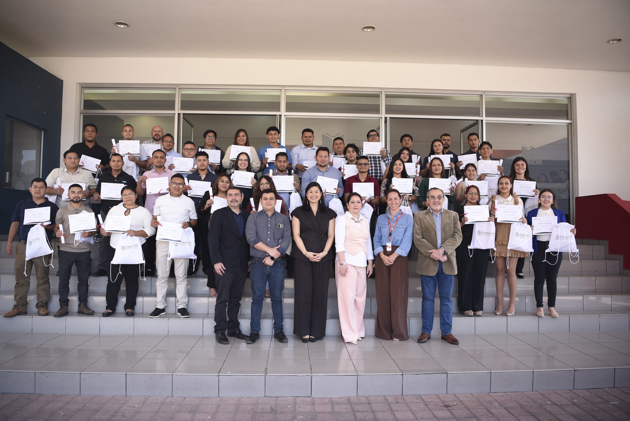 Entrega de becas 2025